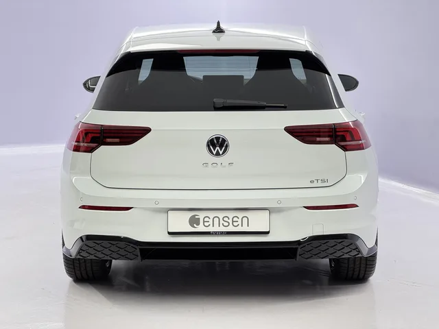 VW Golf VIII 1.5 eTSI R-Line DSG