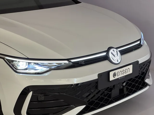 VW Golf VIII 1.5 eTSI R-Line DSG