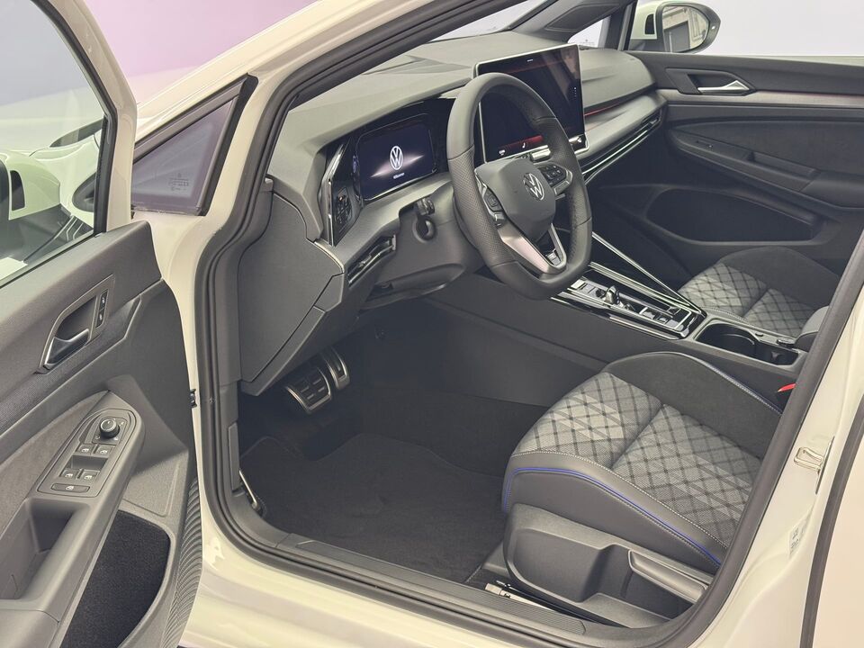 Golf VIII 1.5 eTSI R-Line DSG