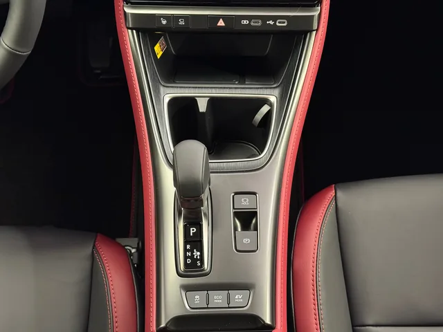 LEXUS LBX 1.5 Hybrid Vibrant Edition AWD