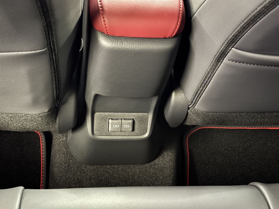 LBX 1.5 Hybrid Vibrant Edition AWD