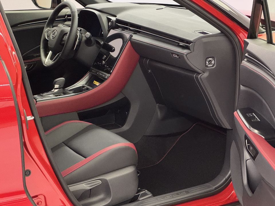 LBX 1.5 Hybrid Vibrant Edition AWD