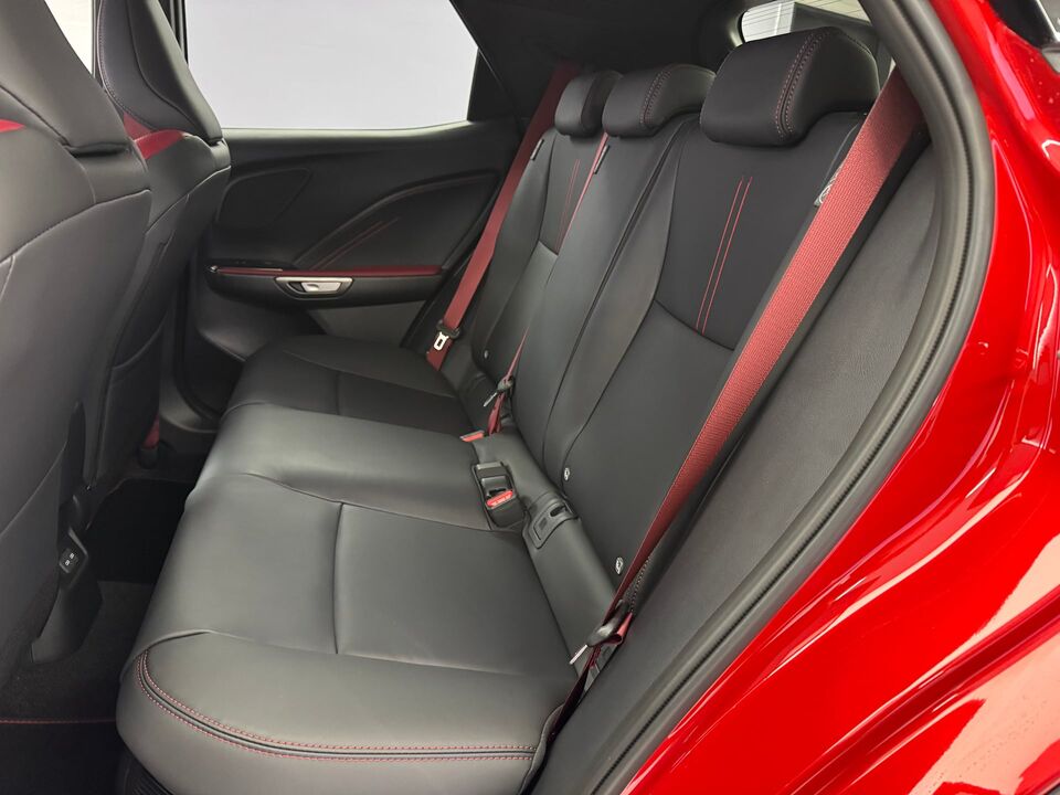 LBX 1.5 Hybrid Vibrant Edition AWD