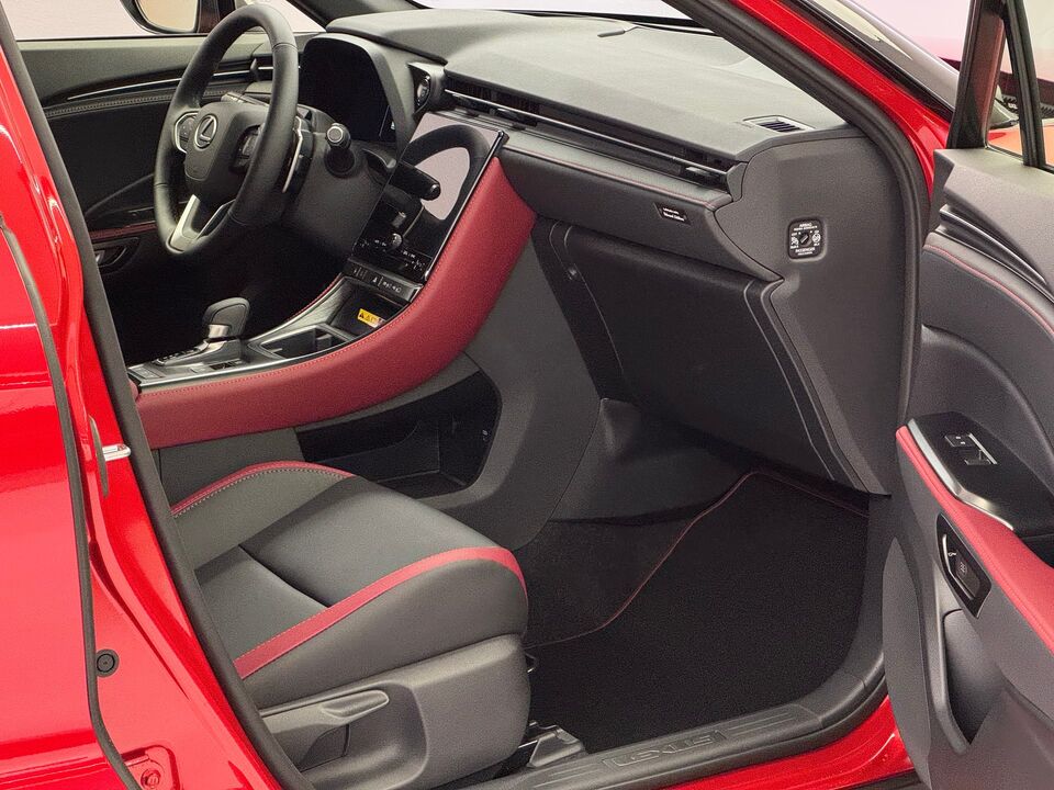 LBX 1.5 Hybrid Vibrant Edition AWD