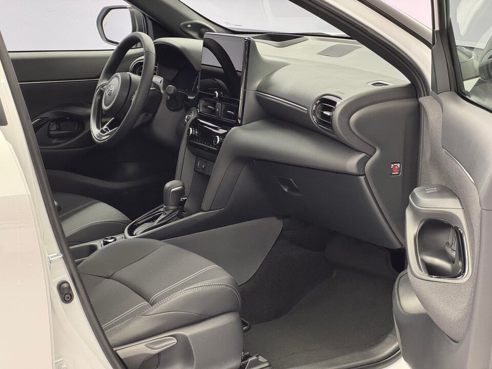 Yaris Cross 1.5 VVT-i HSD Premium AWD-i