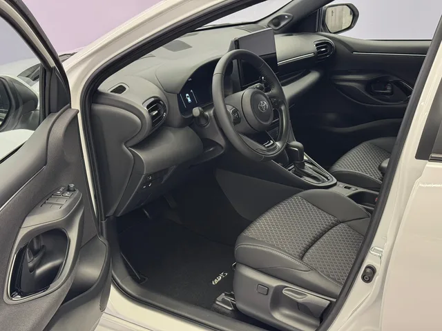 TOYOTA Yaris 1.5 VVT-i HSD Premium