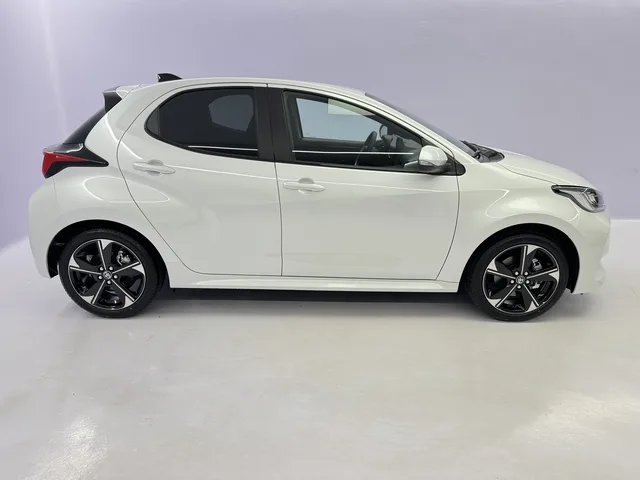 TOYOTA Yaris 1.5 VVT-i HSD Premium