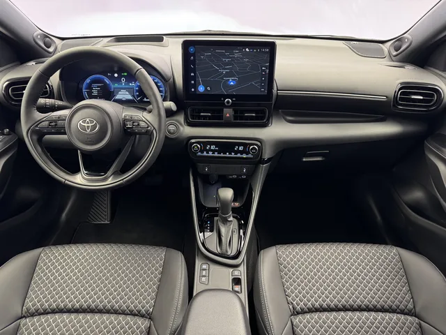 TOYOTA Yaris 1.5 VVT-i HSD Premium