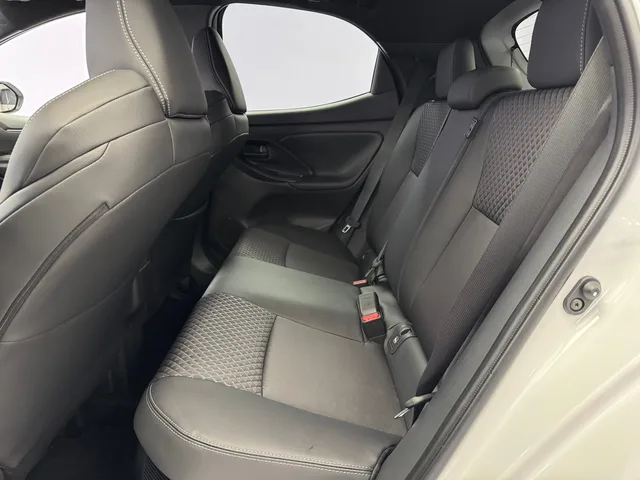 TOYOTA Yaris 1.5 VVT-i HSD Premium