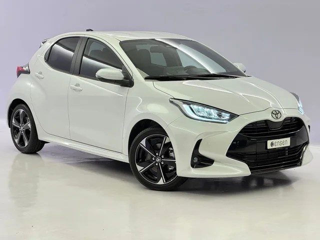 TOYOTA Yaris 1.5 VVT-i HSD Premium