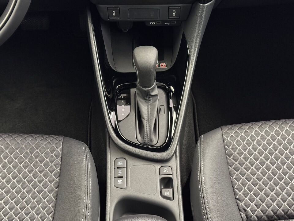 Yaris 1.5 VVT-i HSD Premium