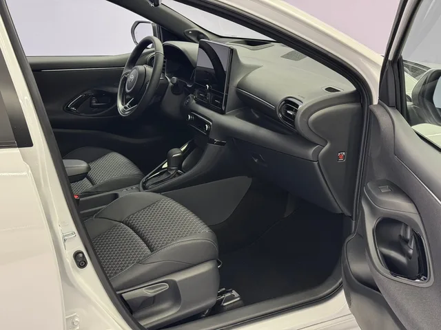 TOYOTA Yaris 1.5 VVT-i HSD Premium