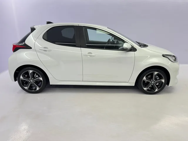 TOYOTA Yaris 1.5 VVT-i HSD Premium