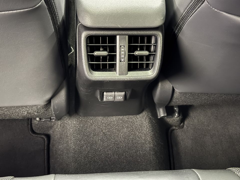 UX 300h Excellence AWD