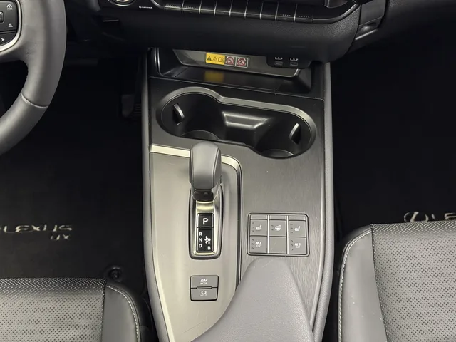 LEXUS UX 300h Excellence AWD