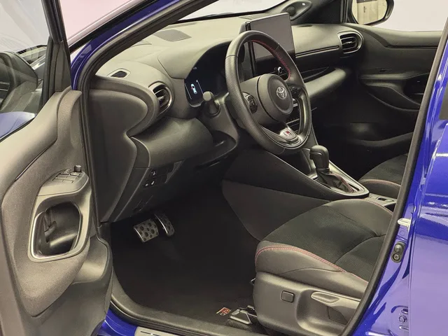 TOYOTA Yaris 1.5 VVT-i HSD GR Sport
