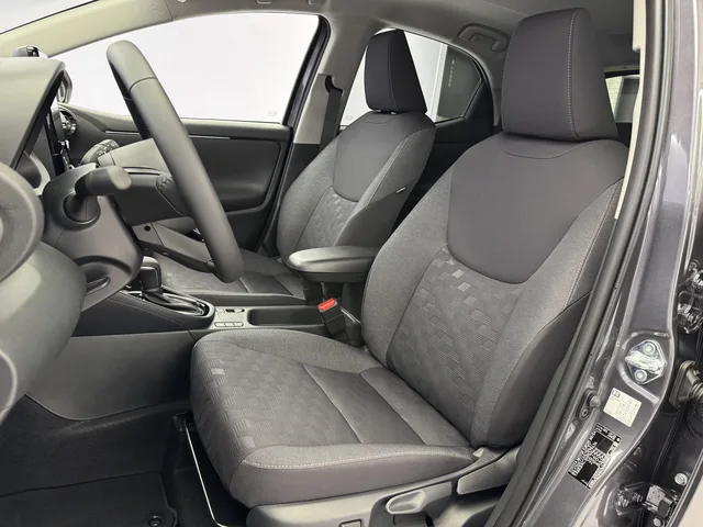 TOYOTA Yaris 1.5 VVT-i HSD Trend