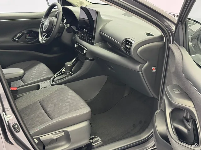 TOYOTA Yaris 1.5 VVT-i HSD Trend