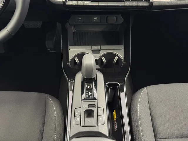 TOYOTA Prius 2.0 Plug-In-Hybrid Style