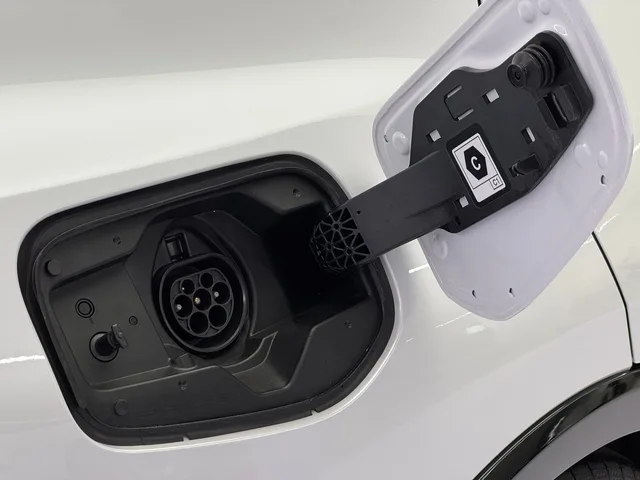TOYOTA Prius 2.0 Plug-In-Hybrid Style