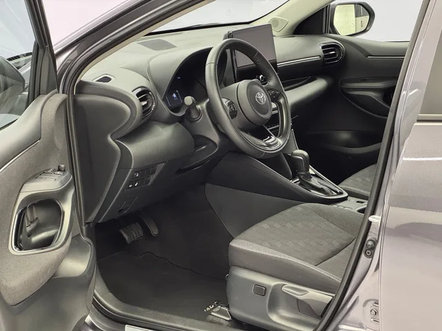 TOYOTA Yaris 1.5 VVT-i HSD Trend