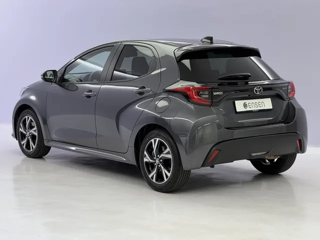 TOYOTA Yaris 1.5 VVT-i HSD Trend