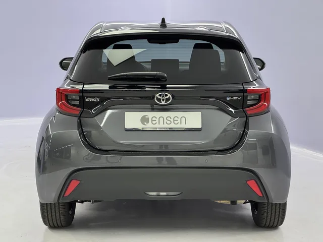TOYOTA Yaris 1.5 VVT-i HSD Trend