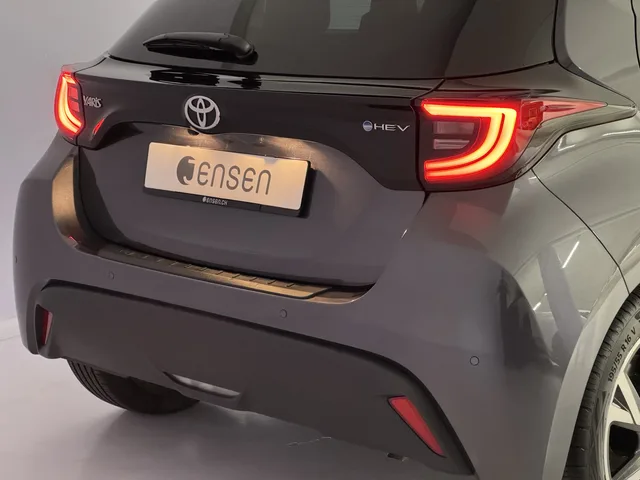 TOYOTA Yaris 1.5 VVT-i HSD Trend