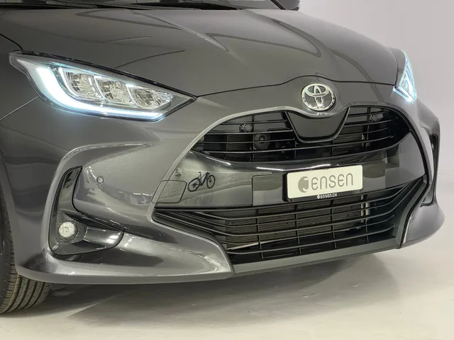 TOYOTA Yaris 1.5 VVT-i HSD Trend