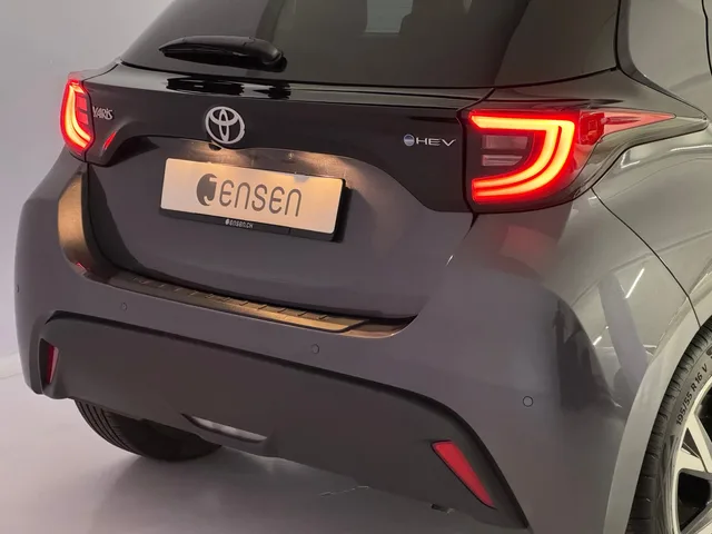TOYOTA Yaris 1.5 VVT-i HSD Trend