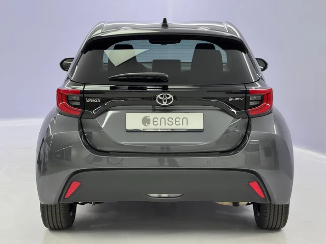 TOYOTA Yaris 1.5 VVT-i HSD Trend