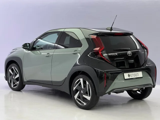 TOYOTA Aygo X 1.5 VVT-i HSD Style
