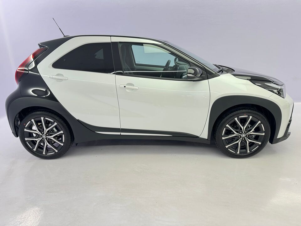 Aygo X 1.5 VVT-i HSD GR Sport