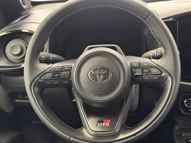TOYOTA Aygo X 1.5 VVT-i HSD GR Sport