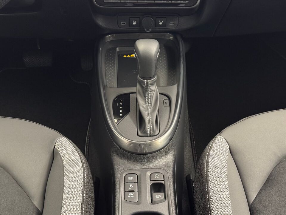 Aygo X 1.5 VVT-i HSD GR Sport