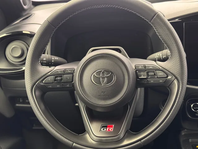 TOYOTA Aygo X 1.5 VVT-i HSD GR Sport