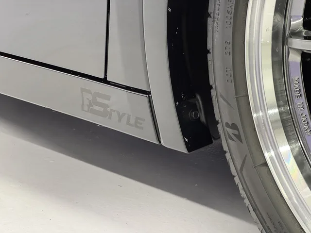 TOYOTA Prius 2.0 Plug-in-Hybrid Style Drift Force Edition