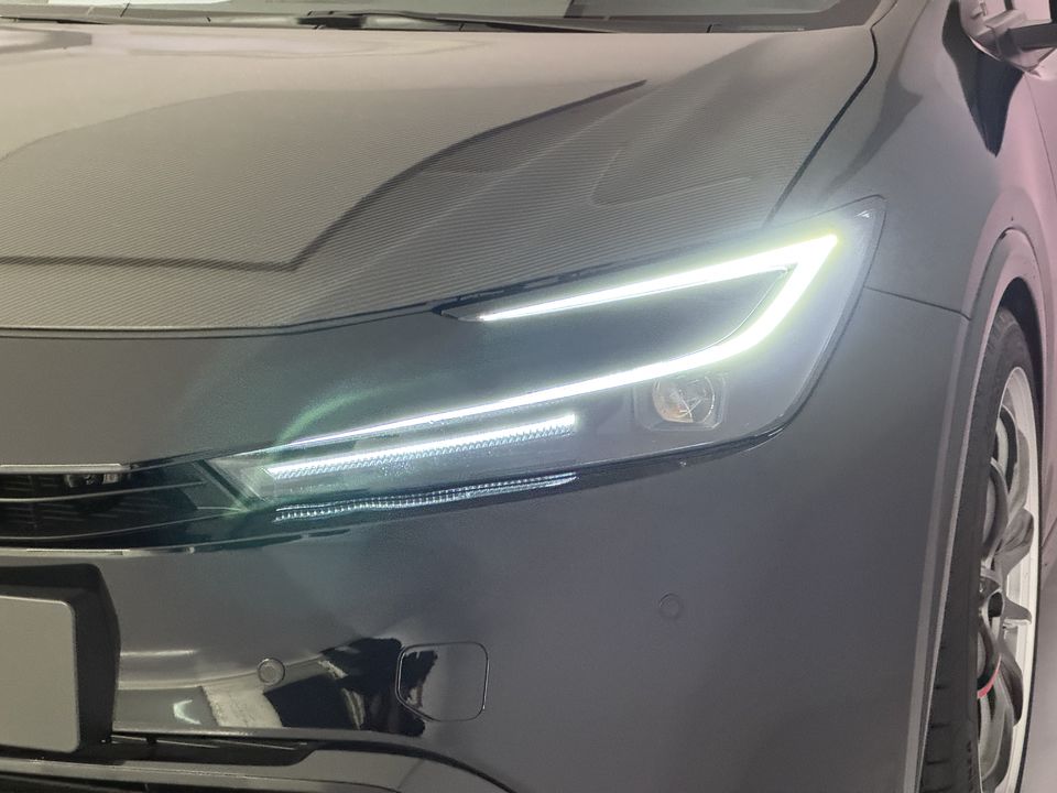 Prius 2.0 Plug-in-Hybrid Style Drift Force Edition
