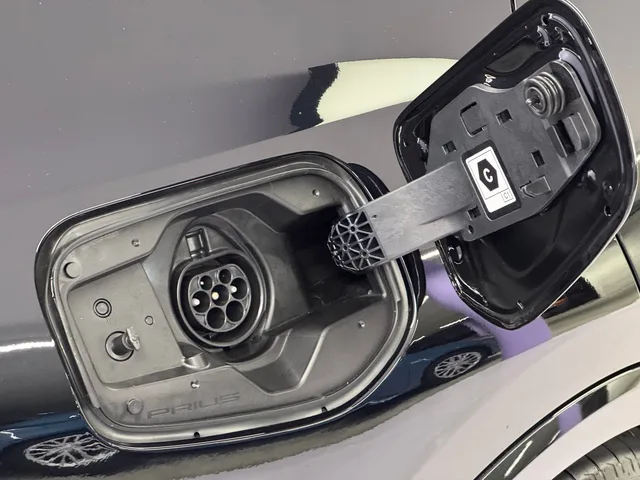 TOYOTA Prius 2.0 Plug-in-Hybrid Style Drift Force Edition