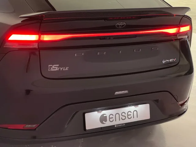 TOYOTA Prius 2.0 Plug-in-Hybrid Style Drift Force Edition