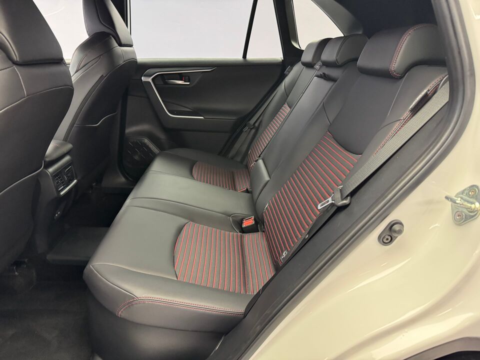 RAV4 2.5 Plug-In-Hybrid Premium AWD-i