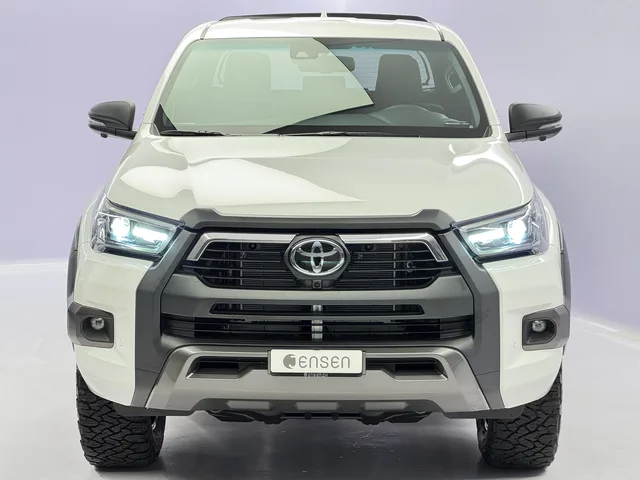TOYOTA Hilux Double Cab.-Pick-up 2.8 D-4D MHEV 204 Invincible 4x4