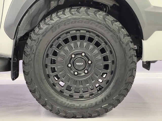 TOYOTA Hilux Double Cab.-Pick-up 2.8 D-4D MHEV 204 Invincible 4x4