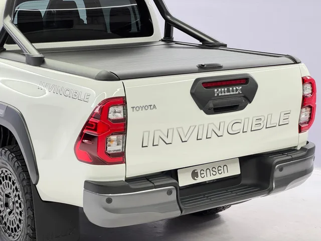 TOYOTA Hilux Double Cab.-Pick-up 2.8 D-4D MHEV 204 Invincible 4x4
