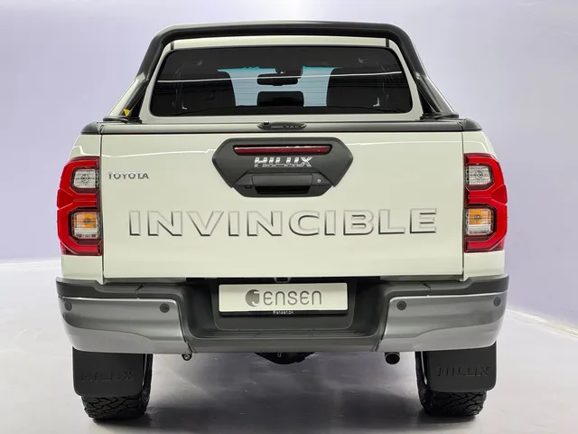 TOYOTA Hilux Double Cab.-Pick-up 2.8 D-4D MHEV 204 Invincible 4x4