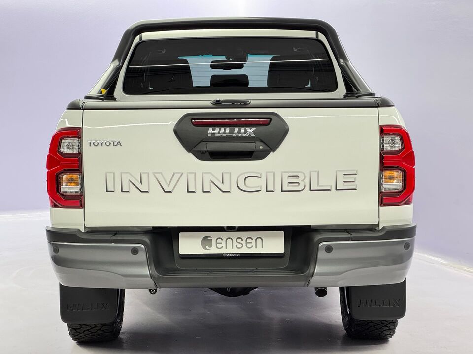 Hilux Double Cab.-Pick-up 2.8 D-4D MHEV 204 Invincible 4x4