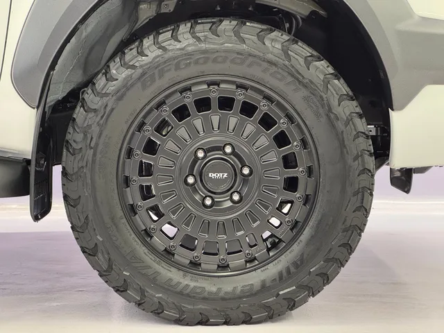 TOYOTA Hilux Double Cab.-Pick-up 2.8 D-4D MHEV 204 Invincible 4x4
