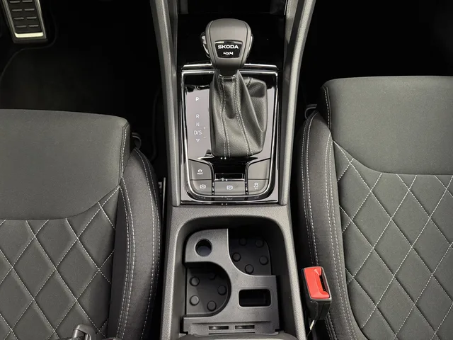 SKODA Karoq 2.0 TSI SportLine 4x4 DSG