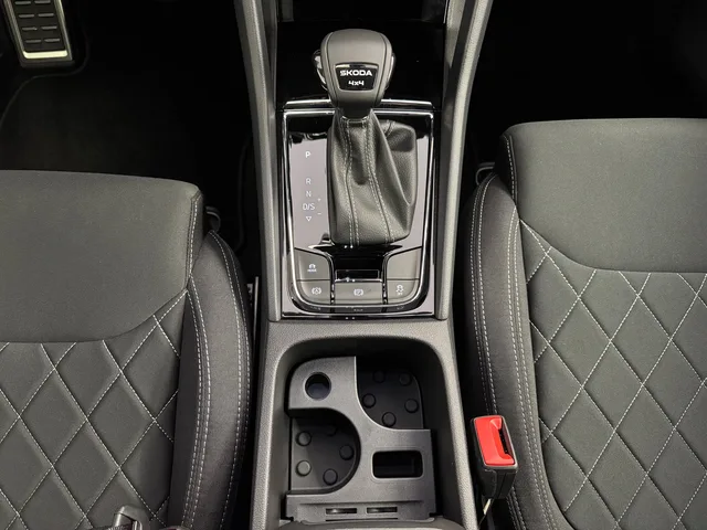 SKODA Karoq 2.0 TSI SportLine 4x4 DSG