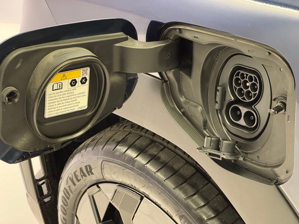 Urban Cruiser Premium AWD